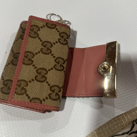 Gucci key holder authentic with code - Picture 3 of 5